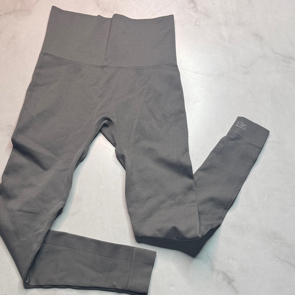 SET Active Sculptflex Leggings Size XS/S